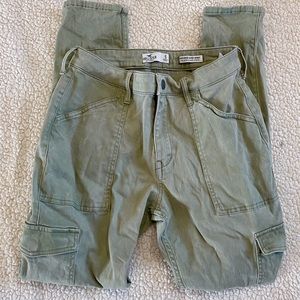 Green Hollister High Rise Super Skinny Cargo Pants